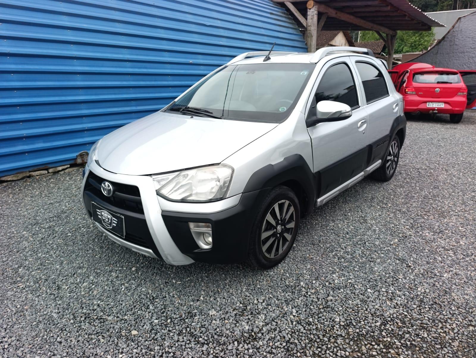 Toyota Etios Cross 2018 — foto 1 de 16